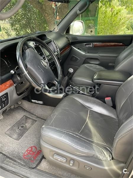 Usado Toyota Land Cruiser 163 CV (119 kW) 2005 Gris / plata SUV