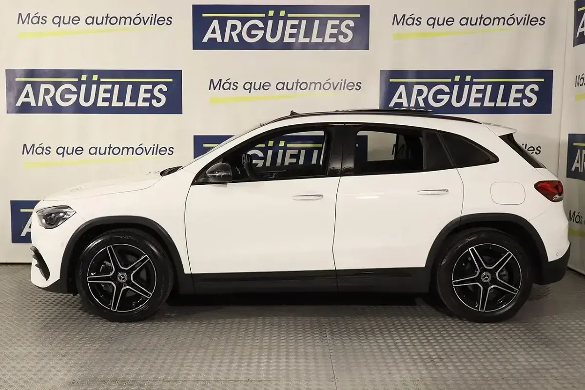 Usado Mercedes GLA180 AMG line 136 CV (100 kW) 2022 Blanco SUV