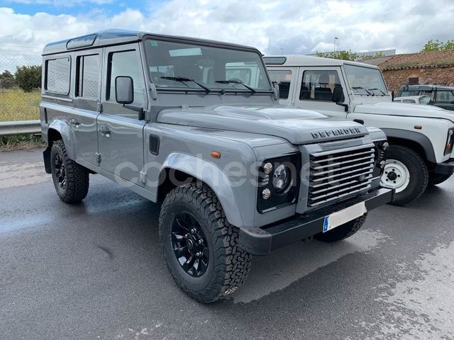 Gris / plata Usado 2014 Land Rover Defender SE SUV | 51.900 € - Imagen 1/4
