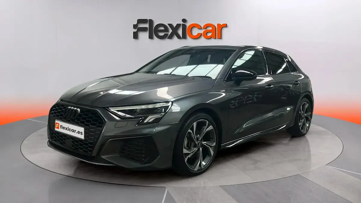 Usado Audi A3 Premium 116 CV (85 kW) 2022 Gris Berlina
