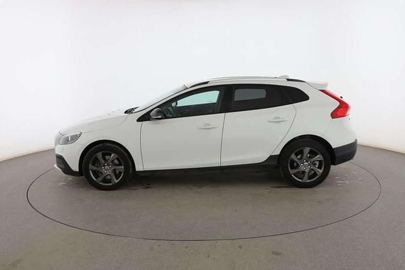 Usado Volvo V40 Summum 151 CV (111 kW) 2016 Blanco Familiar