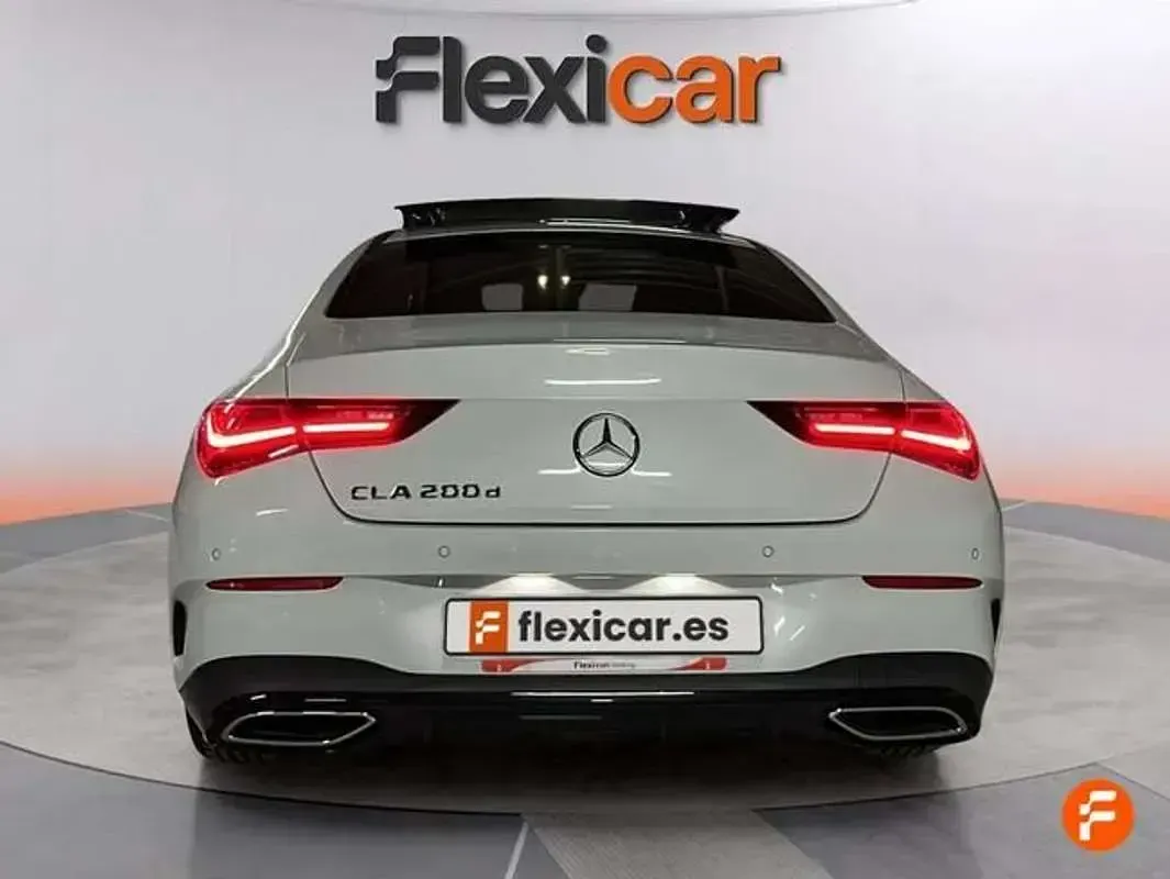 Usado Mercedes CLA200 150 CV (110 kW) 2025 Blanco Coupe