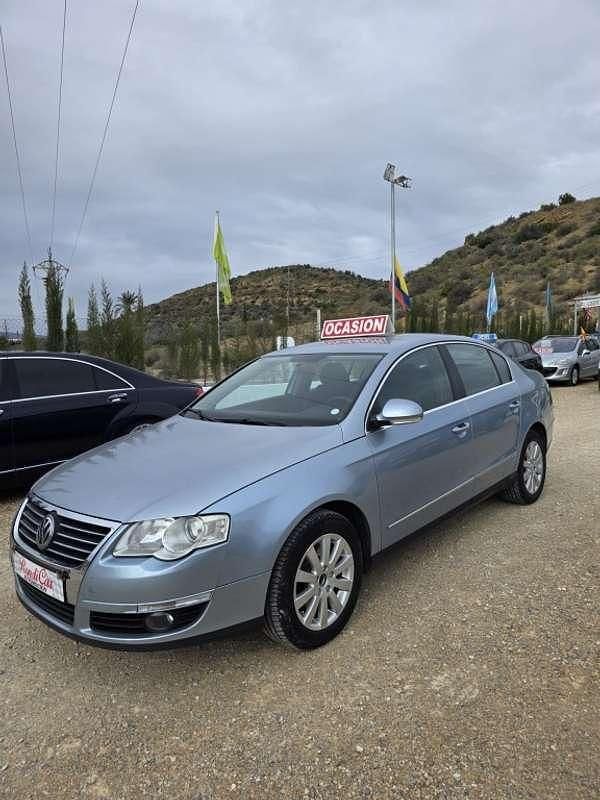 Usado VW Passat 105 CV (77 kW) 2007 Azul Berlina