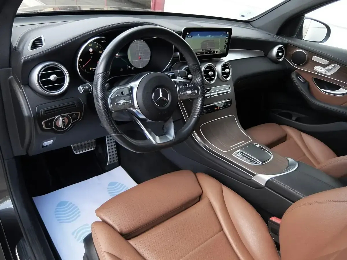Usado Mercedes GLC220 194 CV (142 kW) 2023 Gris Coupe