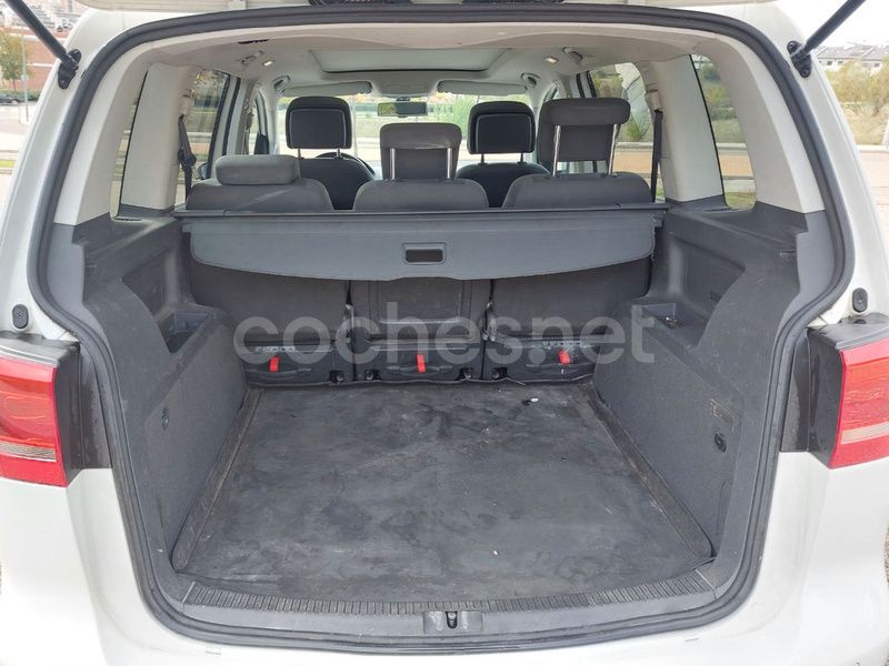 Usado VW Touran Advance 105 CV (77 kW) 2013 Blanco Monovolumen