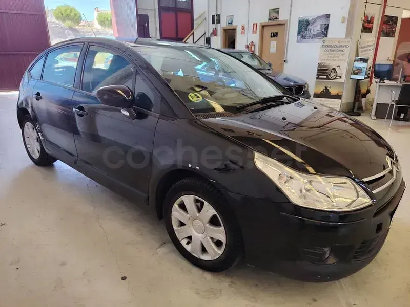 Usado Citroën C4 109 CV (80 kW) 2010 Negro Berlina