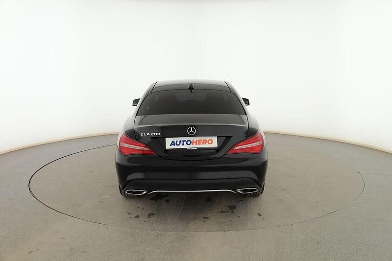 Usado Mercedes CLA200 Urban 156 CV (114 kW) 2017 Negro Berlina