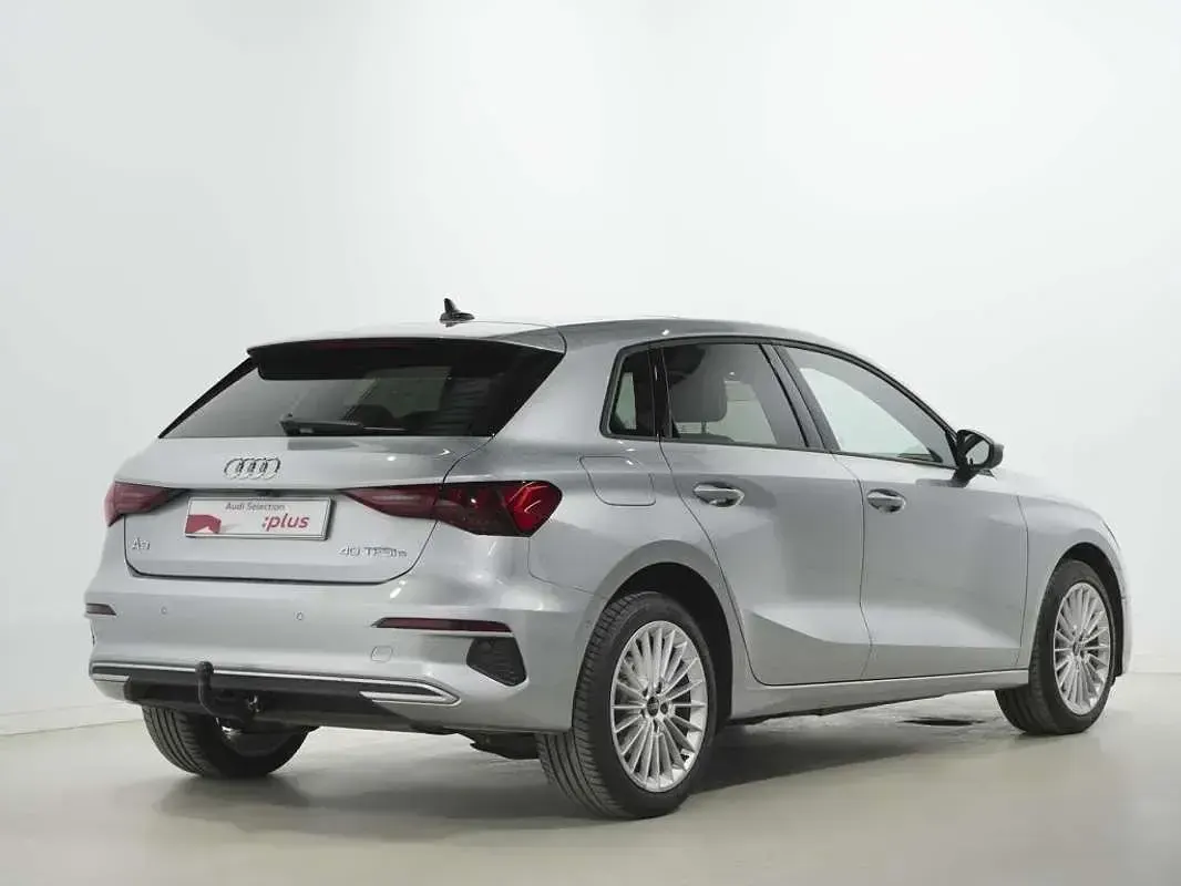 Usado Audi A3 Sportback Advanced 204 CV (150 kW) 2023 Gris Utilitario