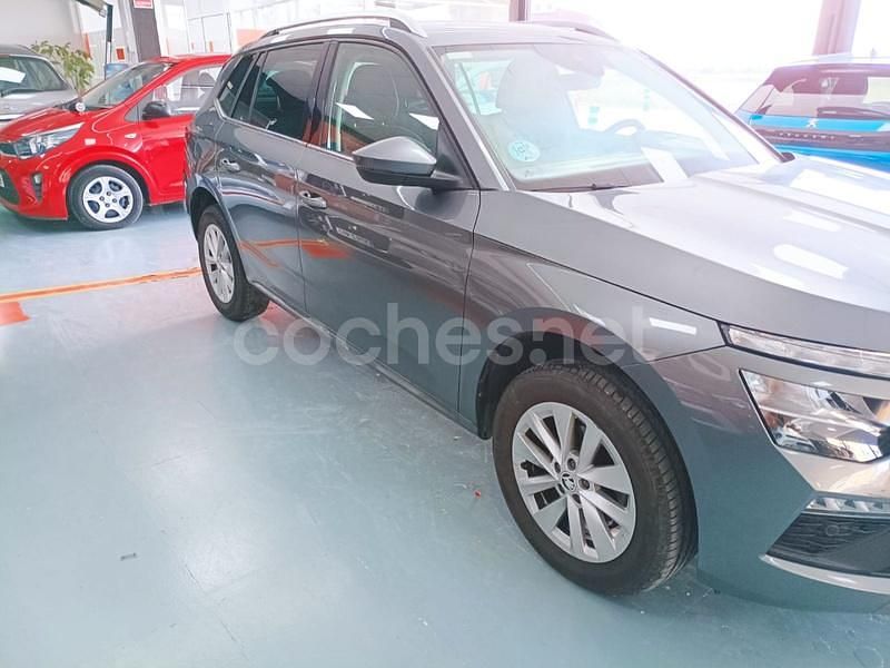 Usado Skoda Kamiq Selection 95 CV (69 kW) 2024 Gris / plata SUV