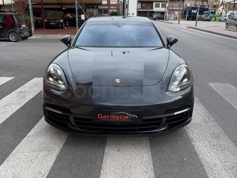 Usado Porsche Panamera Sport Turismo 462 CV (339 kW) 2019 Gris / plata Familiar