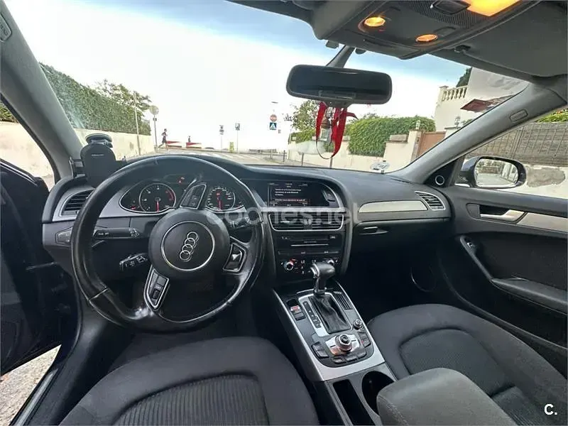 Usado Audi A4 Advanced 177 CV (130 kW) 2013 Azul Familiar