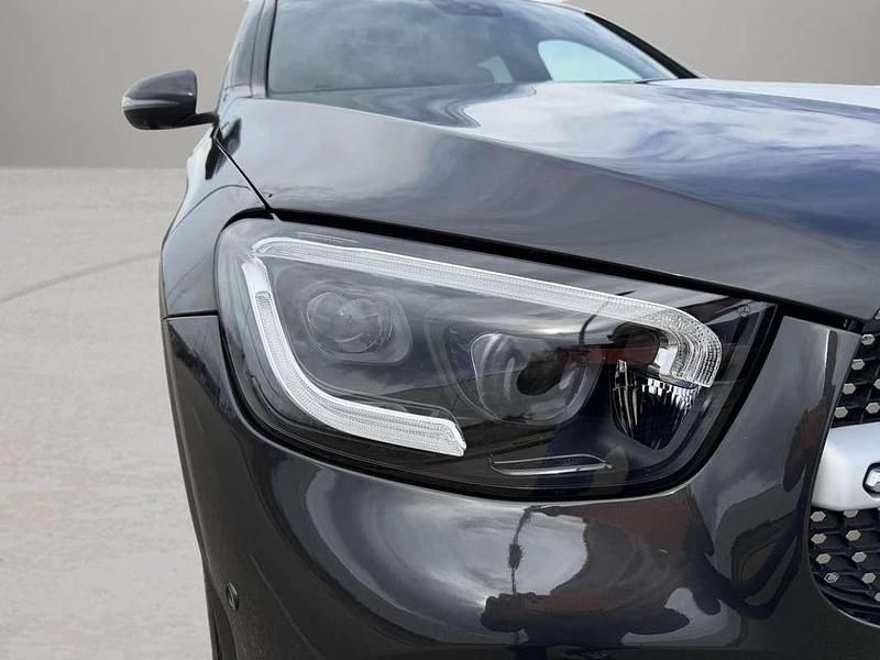 Usado Mercedes GLC300e 320 CV (235 kW) 2020 Negro Coupe