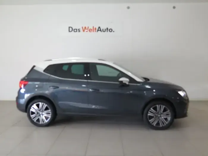 Usado Seat Arona Xperience 115 CV (84 kW) 2025 Gris SUV