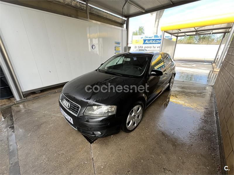 Käytetty Audi A3 Ambition 100 HP (73 kW) 2003 Musta Viistoperä