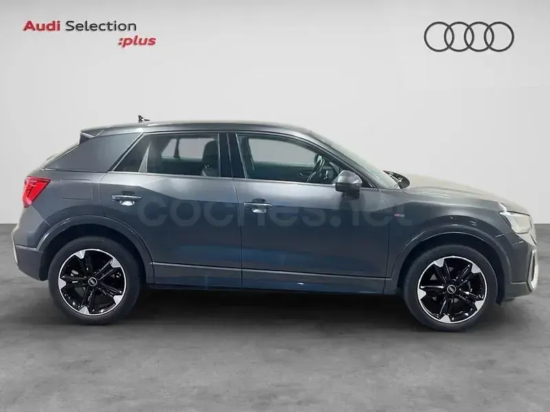 Usado Audi Q2 S-Line 116 CV (85 kW) 2021 Gris / plata SUV