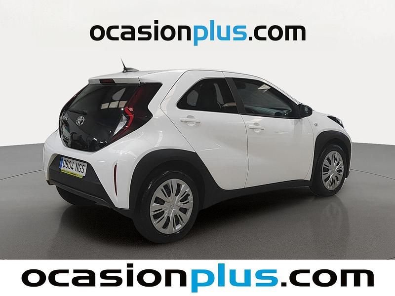 Usado Toyota Aygo X Play 72 CV (52 kW) 2023 Blanco SUV