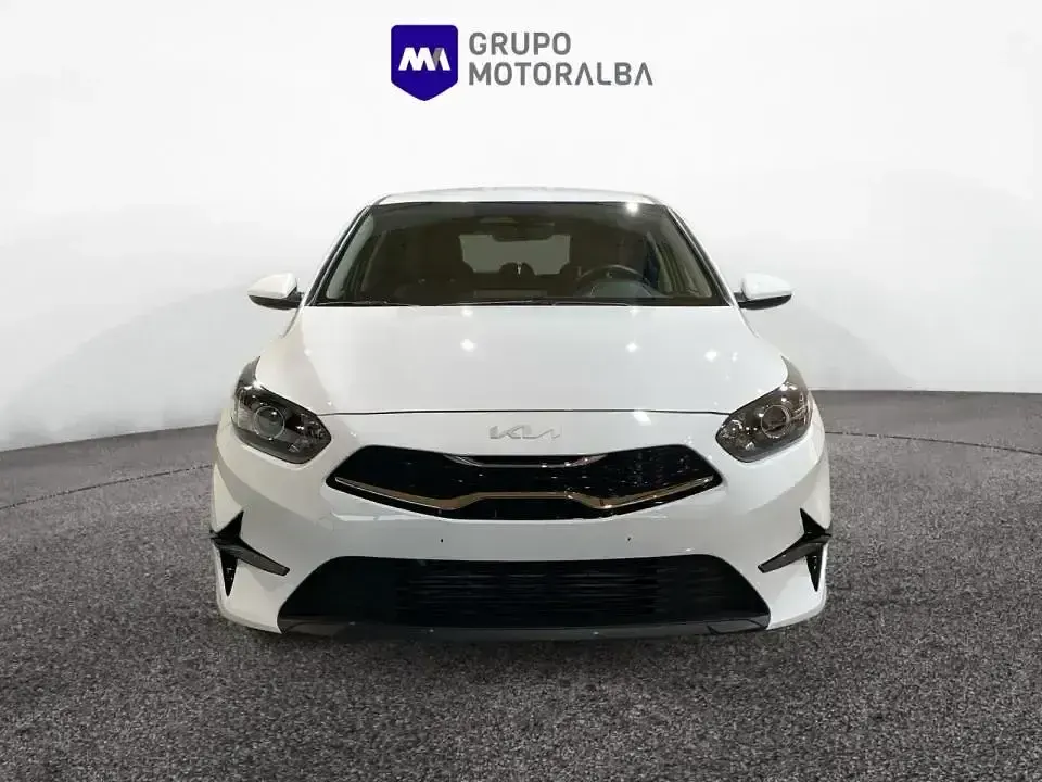 Usado Kia Ceed 100 CV (73 kW) 2024 Blanco Utilitario