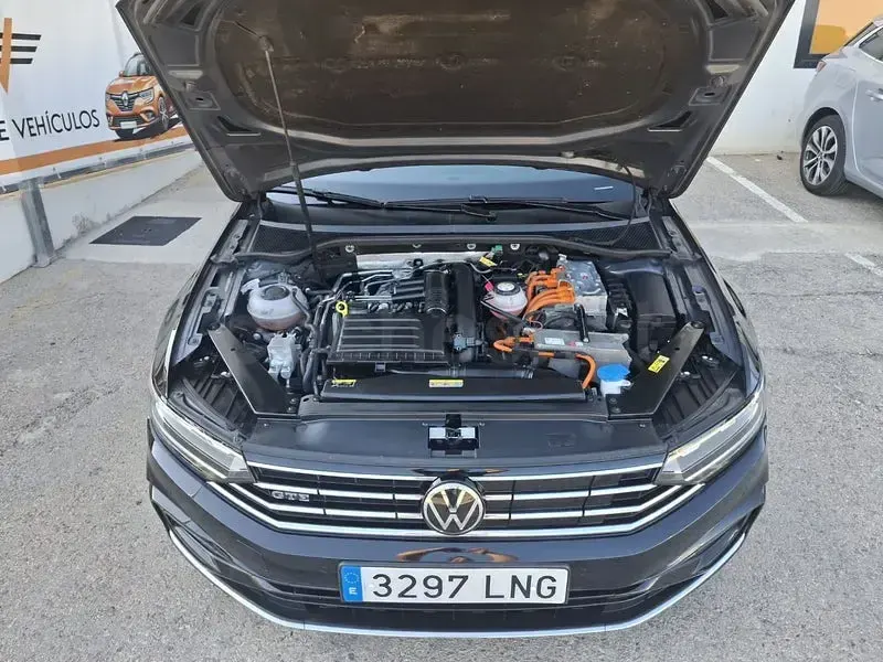 Usado VW Passat GTE 218 CV (160 kW) 2021 Gris / plata Berlina