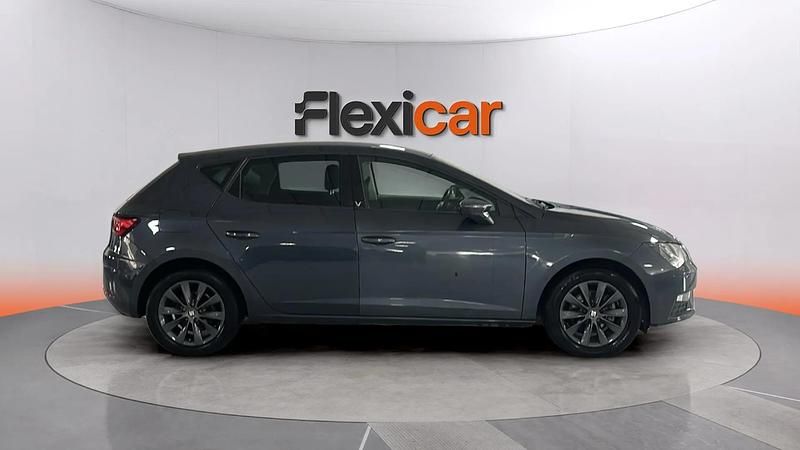 Usado Seat Leon Style 130 CV (95 kW) 2020 Gris Berlina