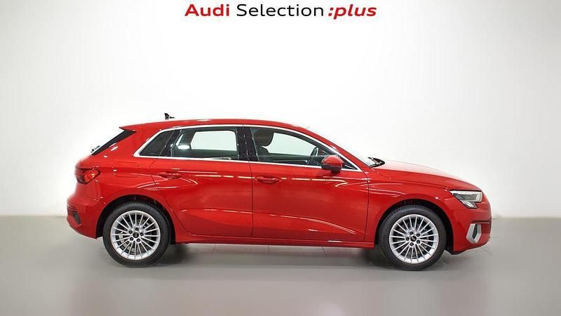 Usado Audi A3 Advanced Plus 110 CV (80 kW) 2023 Rojo tango metalizado Berlina