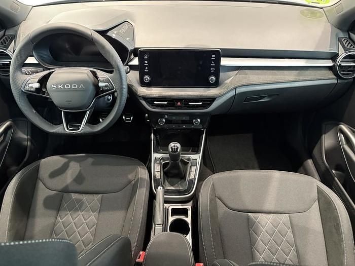 Usado Skoda Fabia Selection 95 CV (69 kW) 2024 Gris plata