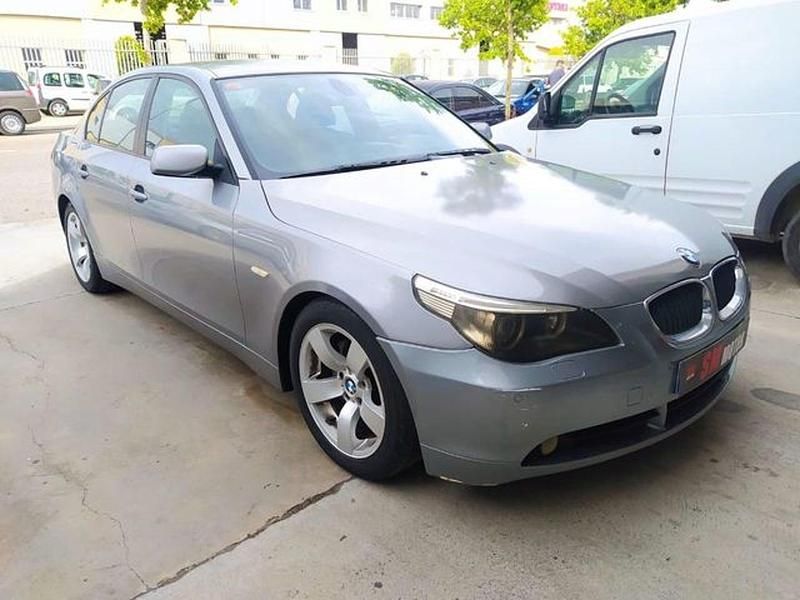 Usado BMW 530 Shadowline 218 CV (160 kW) 2004 Gris / plata Berlina