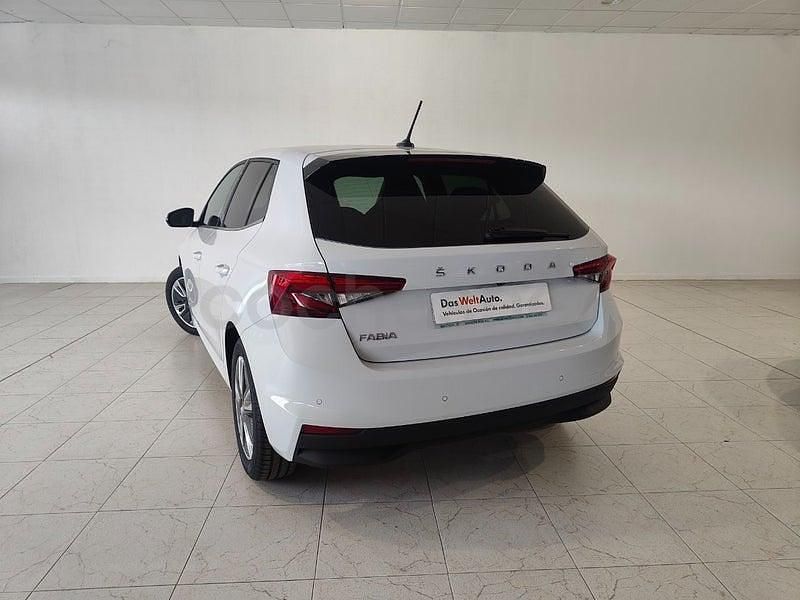 Usado Skoda Fabia Essence 80 CV (58 kW) 2023 Blanco Utilitario