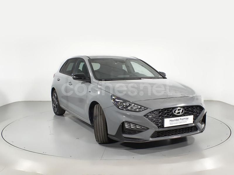 Gris Usado 2024 Hyundai i30 N Line Berlina | 20.000 € (Precio justo) - Imagen 1/4