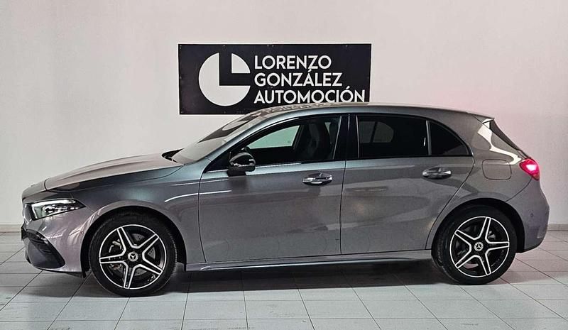 Usado Mercedes A250 Advanced 218 CV (160 kW) 2024 Gris Utilitario