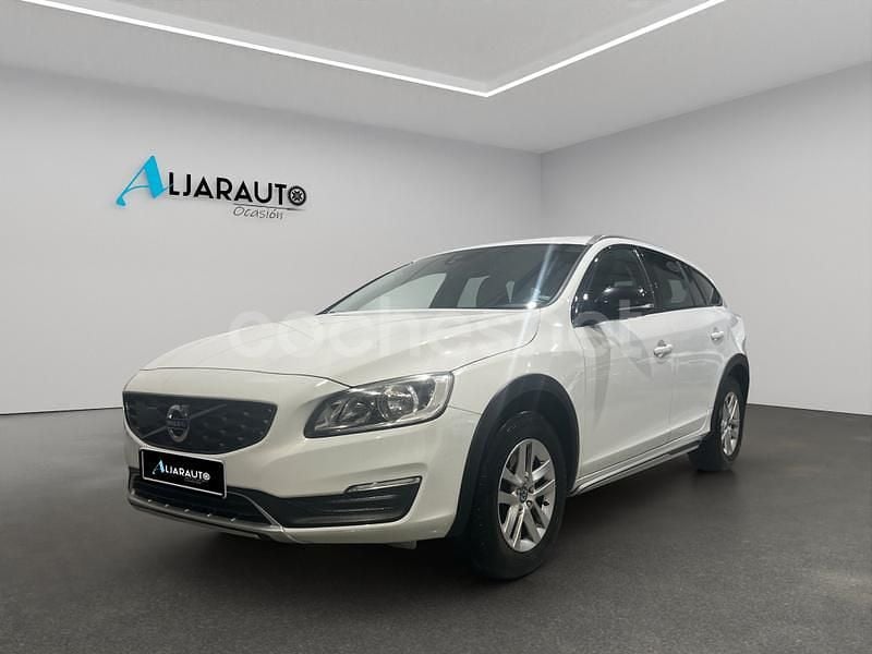 Blanco Usado 2016 Volvo V60 CC Kinetic Familiar | 10.990 € (Super precio) - Imagen 1/4
