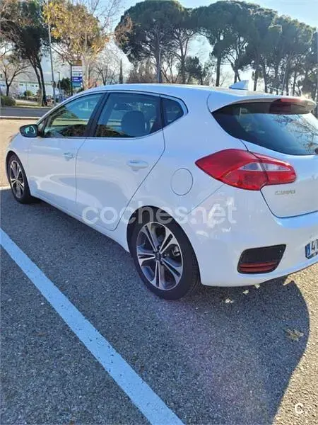 Usado Kia Ceed 120 CV (88 kW) 2018 Blanco Utilitario