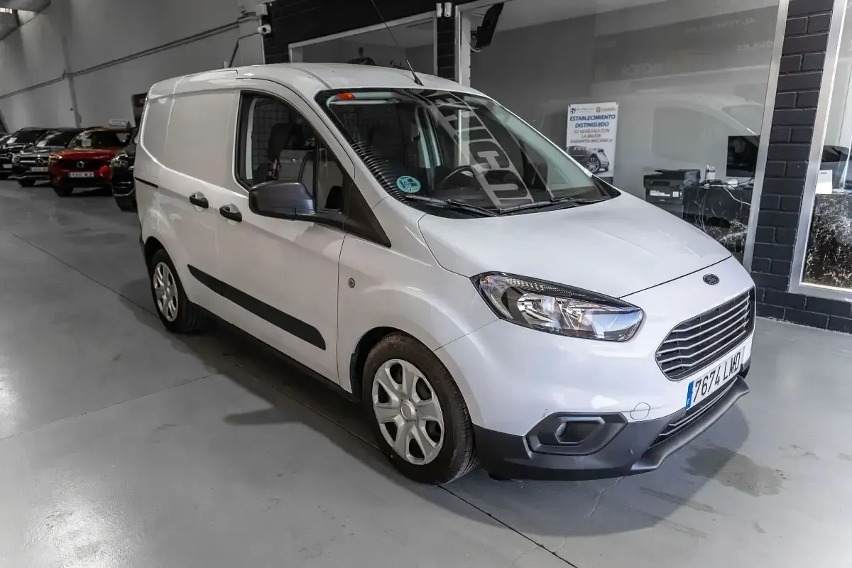 Usado Ford Transit 75 CV (55 kW) 2021 Blanco Van