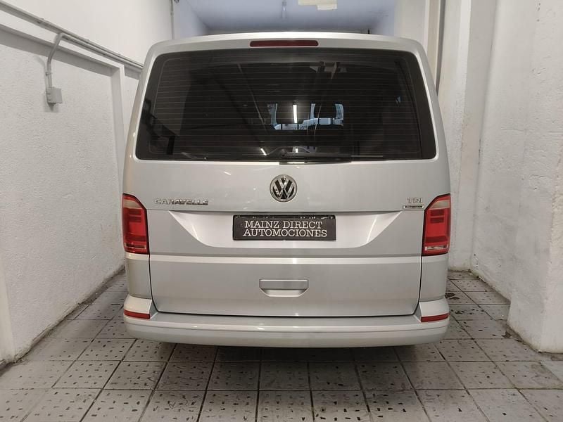 Usado VW Caravelle Comfortline 114 CV (83 kW) 2025 Gris Monovolumen