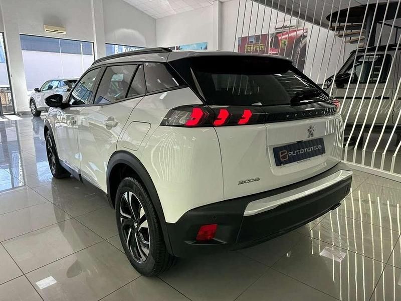Usado Peugeot 2008 Allure 109 CV (80 kW) 2023 Blanco SUV
