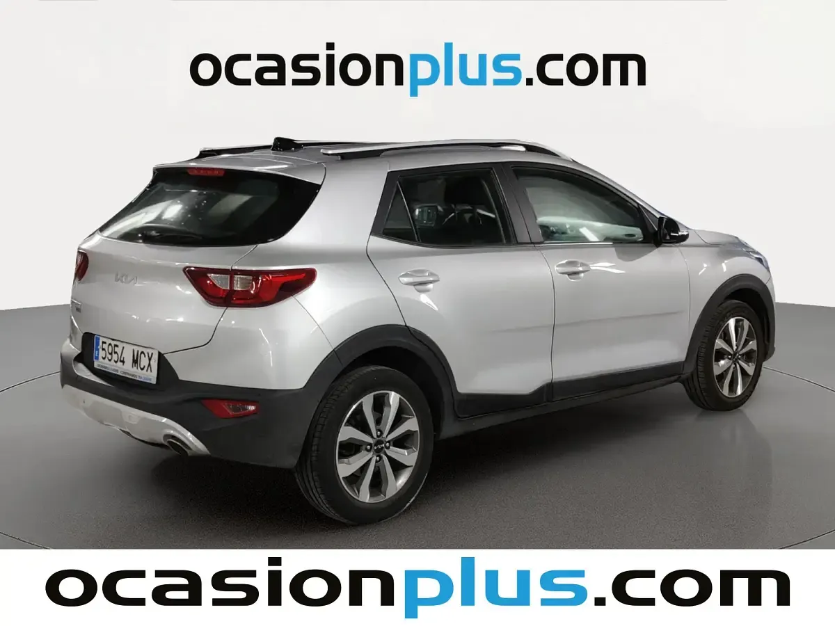 Usado Kia Stonic 101 CV (74 kW) 2022 Gris SUV