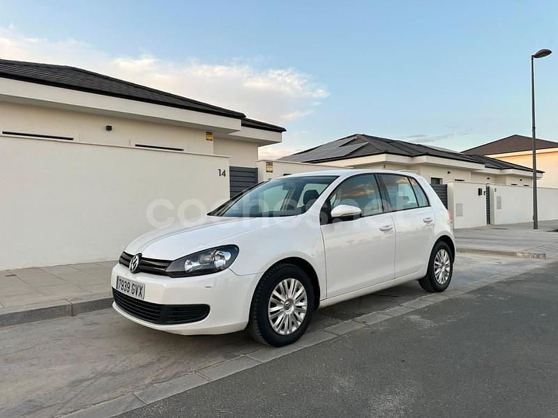 Blanco Usado 2010 VW Golf VI Berlina | 6300 € (Buen precio) - Imagen 1/4