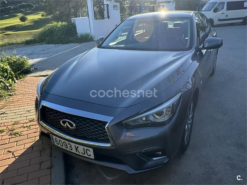 Usado Infiniti Q50 Premium 170 CV (125 kW) 2018 Gris / plata Berlina