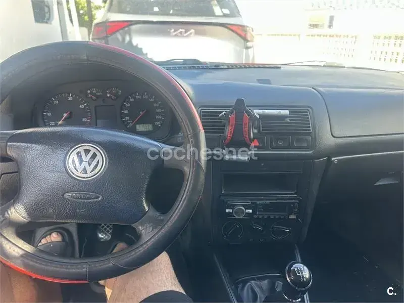 Usado VW Golf VI Highline 105 CV (77 kW) 2008 Rojo Utilitario
