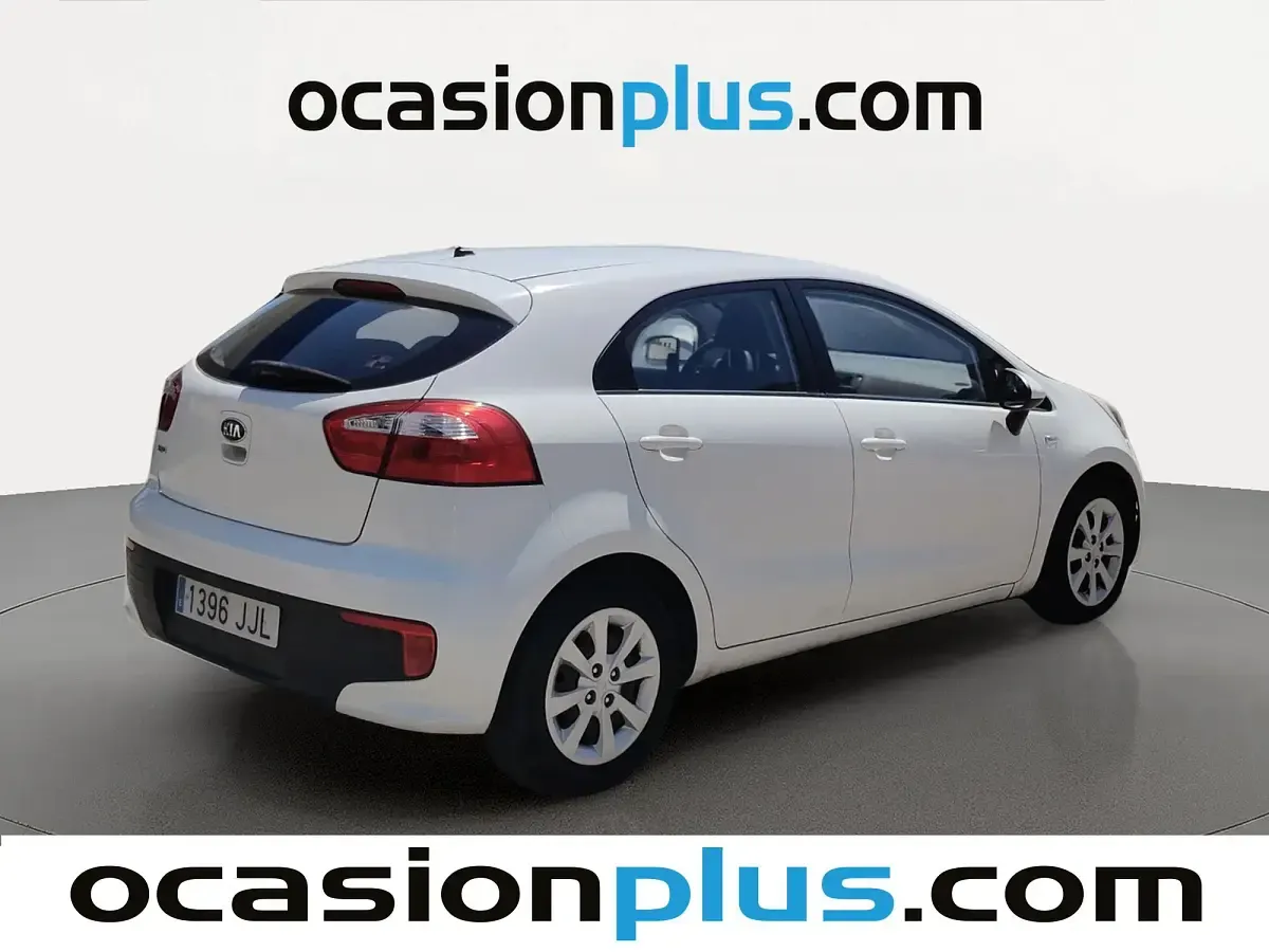 Usado Kia Rio 84 CV (61 kW) 2015 Blanco Utilitario