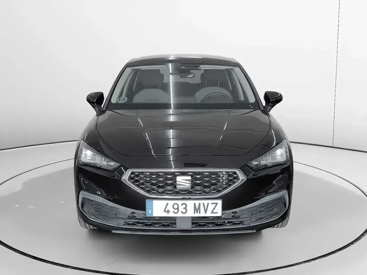 Usado Seat Leon Style 116 CV (85 kW) 2024 Negro Berlina