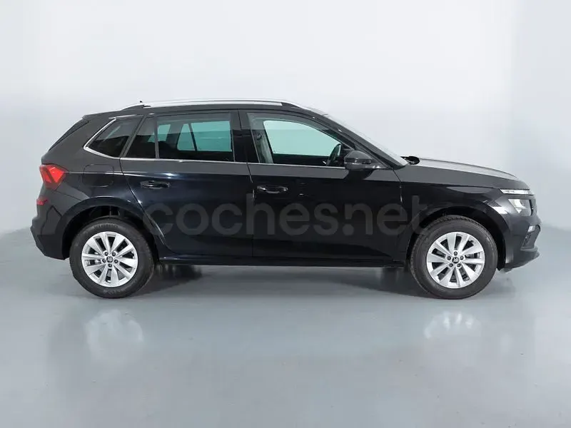 Usado Skoda Kamiq Selection 115 CV (84 kW) 2025 Blanco SUV