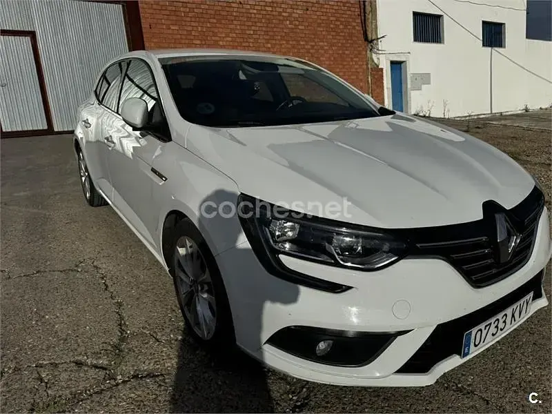 Usado Renault Mégane IV Zen 115 CV (84 kW) 2019 Blanco Berlina