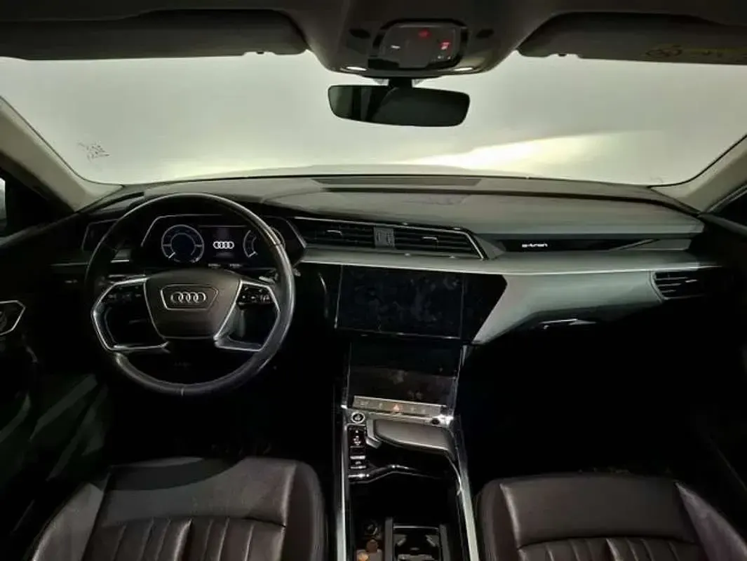 Usado Audi e-tron 230 kW (313 CV) 2022 Negro SUV
