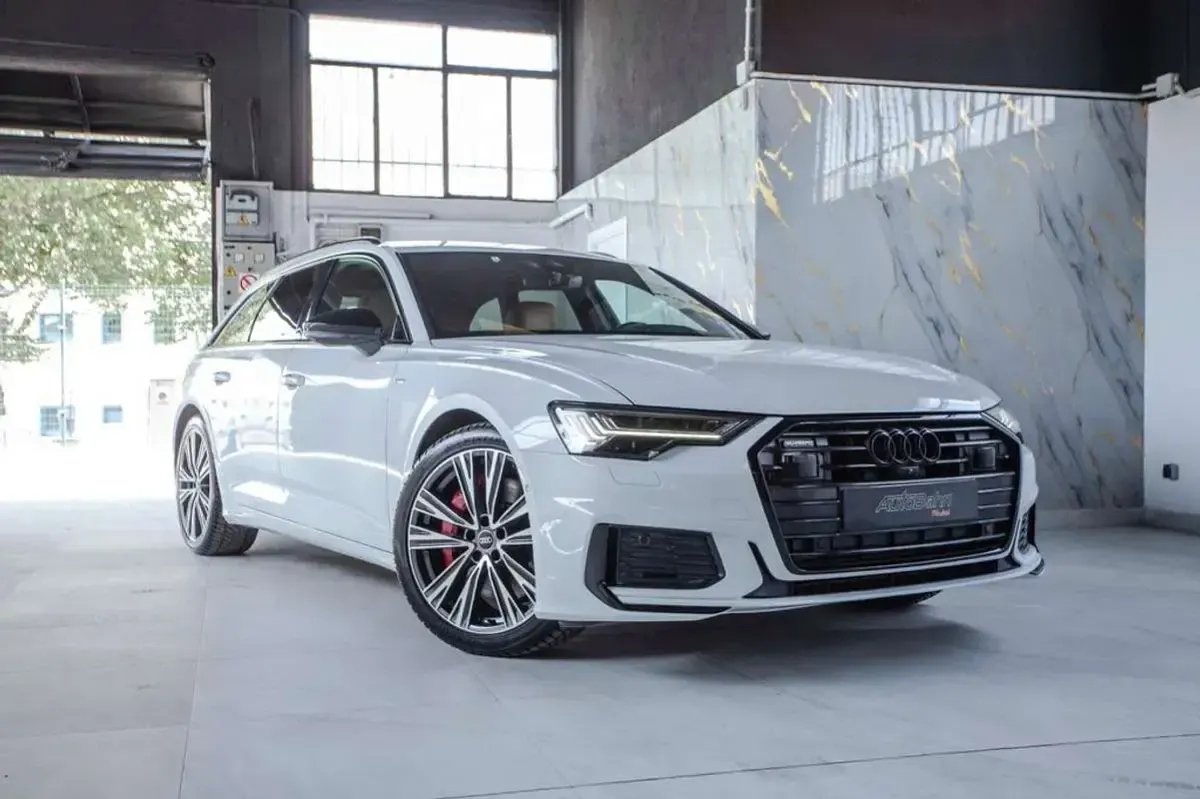 Usado Audi A6 Competition 367 CV (269 kW) 2023 Blanco Familiar