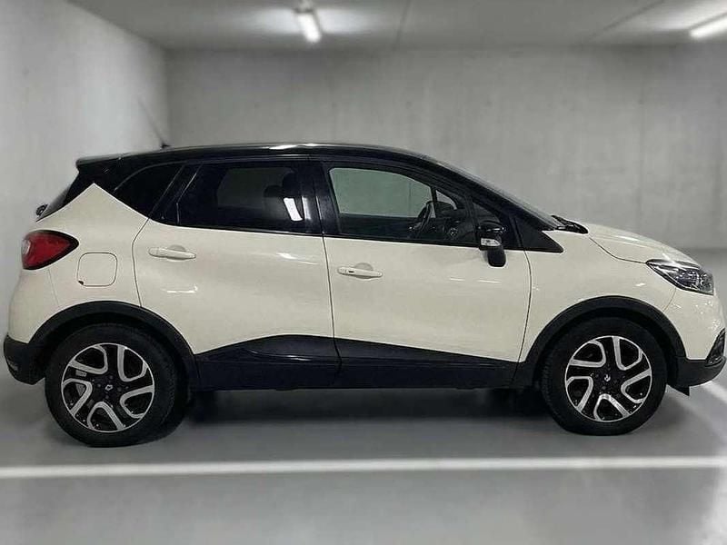 Usado Renault Captur Intens 90 CV (66 kW) 2015 Beige SUV