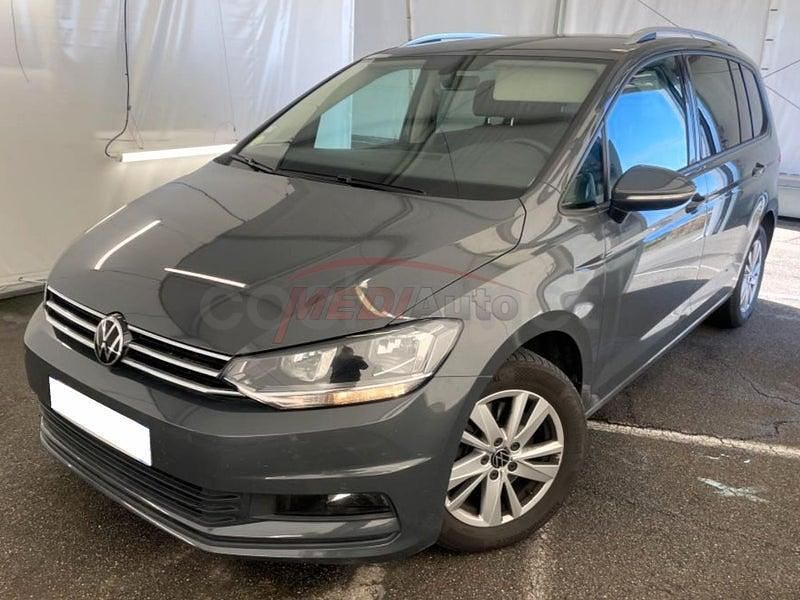 Usado VW Touran Advance 122 CV (89 kW) 2021 Gris / plata Monovolumen