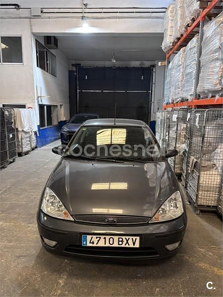 Usado Ford Focus Trend 100 CV (73 kW) 2002 Negro Berlina