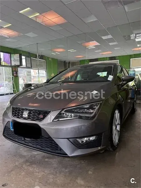 Usado Seat Leon FR 150 CV (110 kW) 2015 Gris / plata Berlina