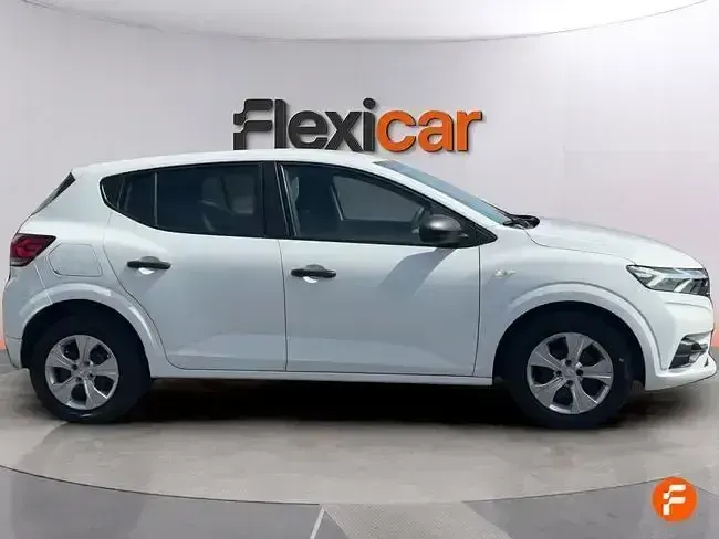 Usado Dacia Sandero Comfort 91 CV (66 kW) 2022 Blanco Berlina