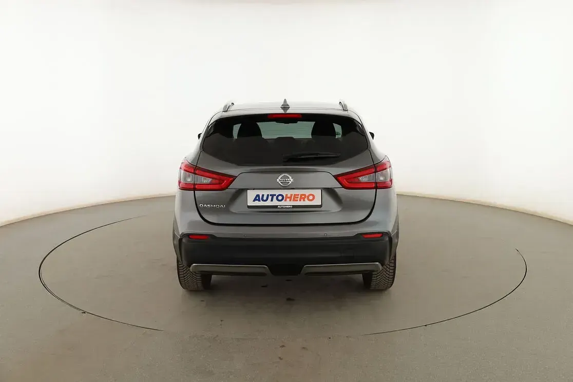 Usado Nissan Qashqai Acenta 140 CV (102 kW) 2019 Gris SUV